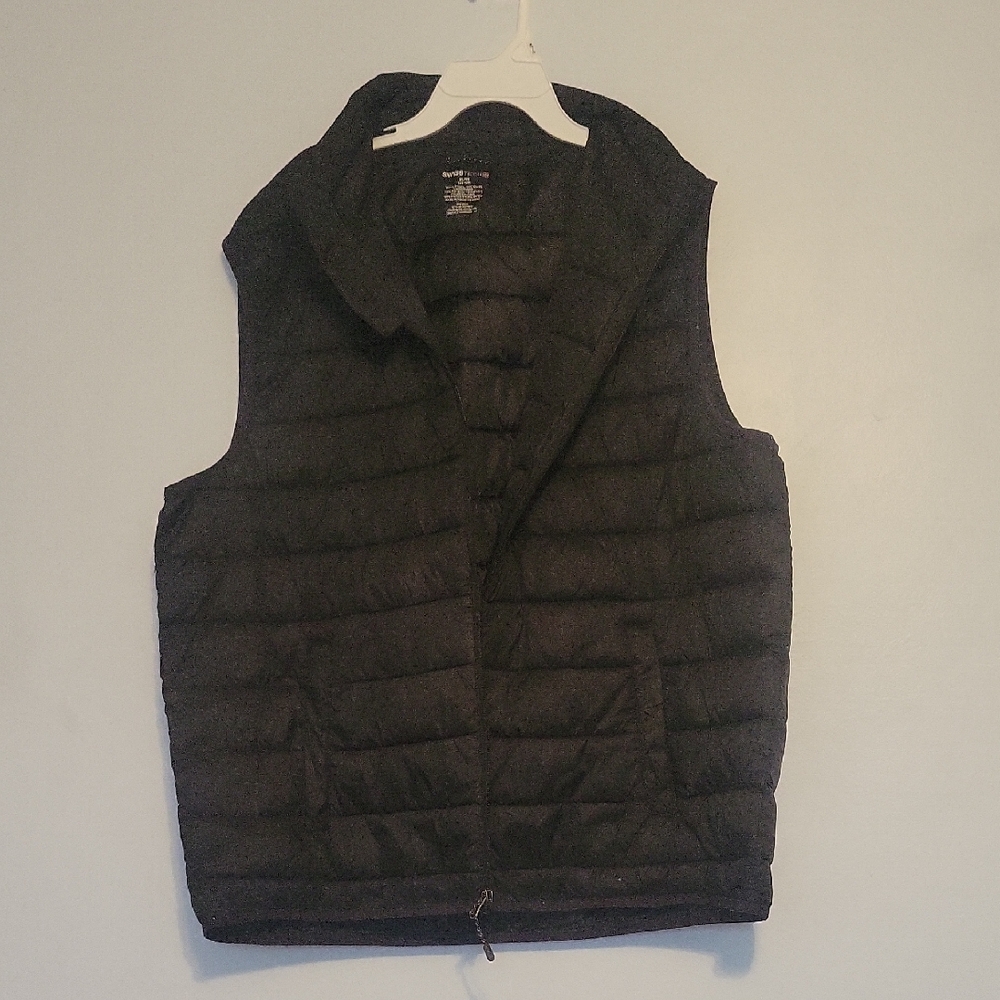 Swiss Tech Men's Dark Quilted Vest